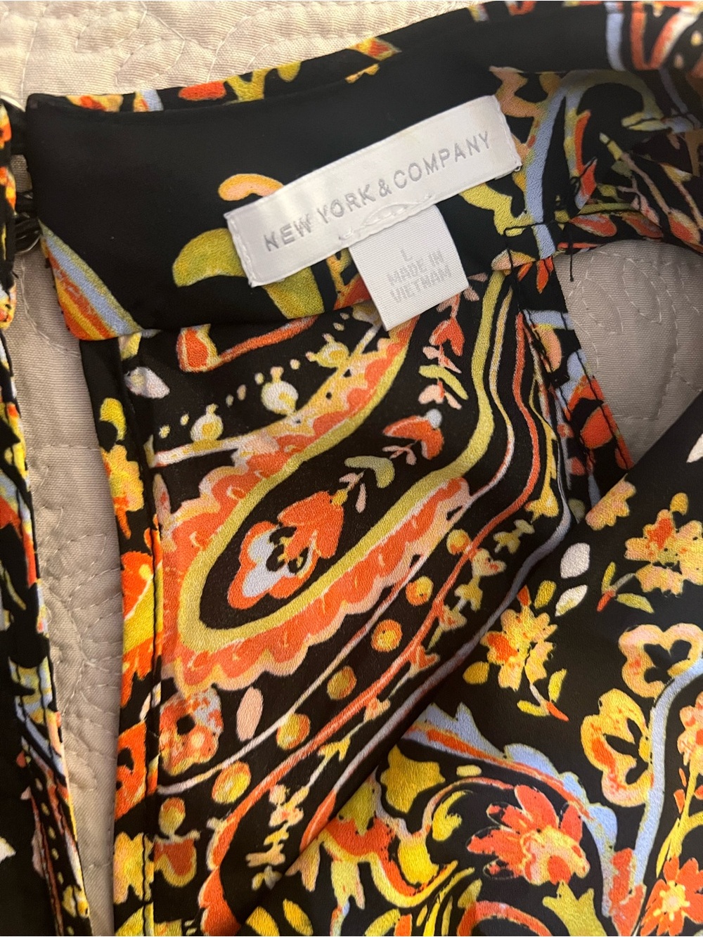 New York & Company Women’s L Paisley Romper Sleeveless V-Neck - Picture 2 of 4